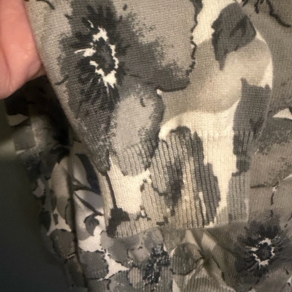 Alfred Dunner Gray Floral Embellished/ sequined long sleeve Sweater PL - Picture 3 of 8